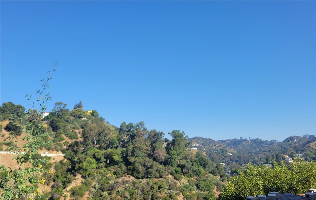 8220 Mannix Property Photo 4