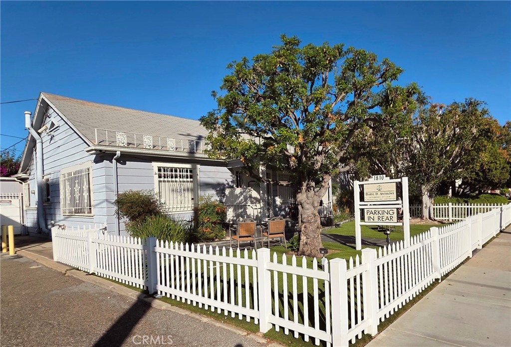 1810 N Broadway Property Photo 4