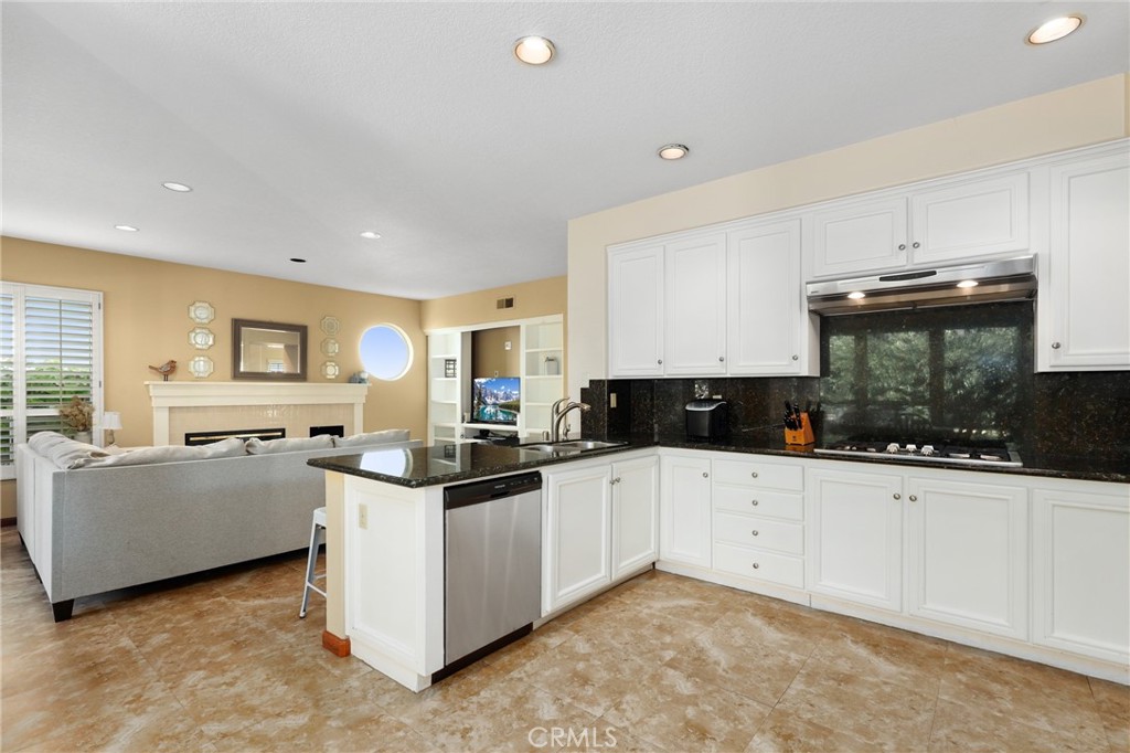 61 Summitcrest Property Photo 17