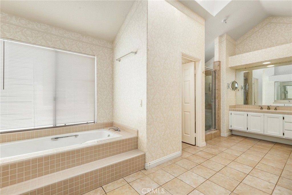 61 Summitcrest Property Photo 39