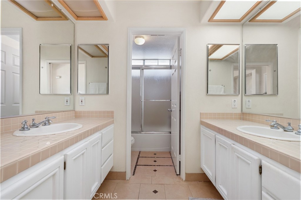 61 Summitcrest Property Photo 44