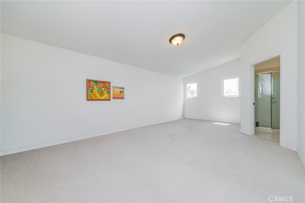 636 E 220th Property Photo 17