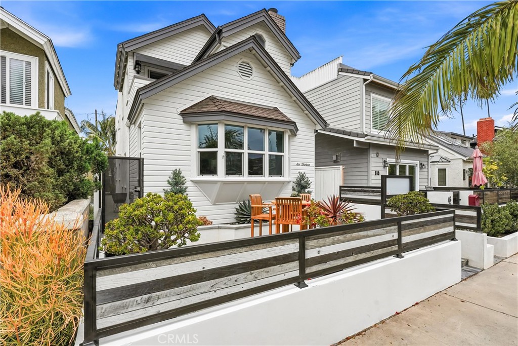613 9th Property Photo 1