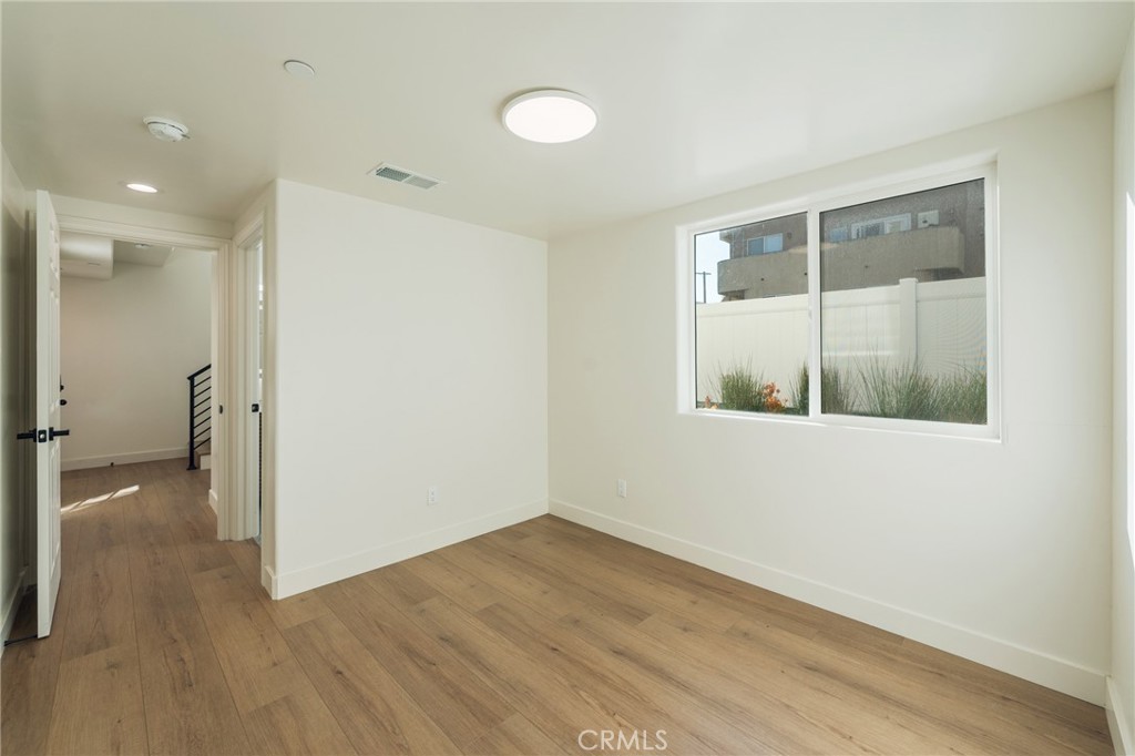 714 N Chestnut Avenue Property Photo 4