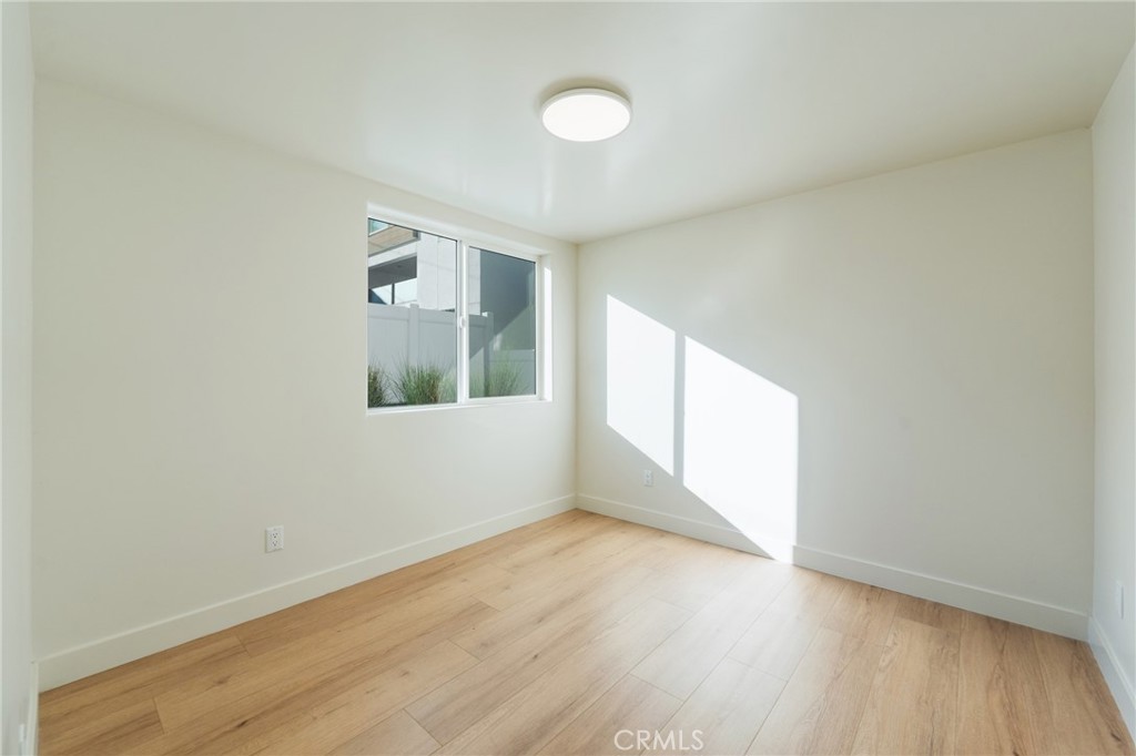 714 N Chestnut Avenue Property Photo 5