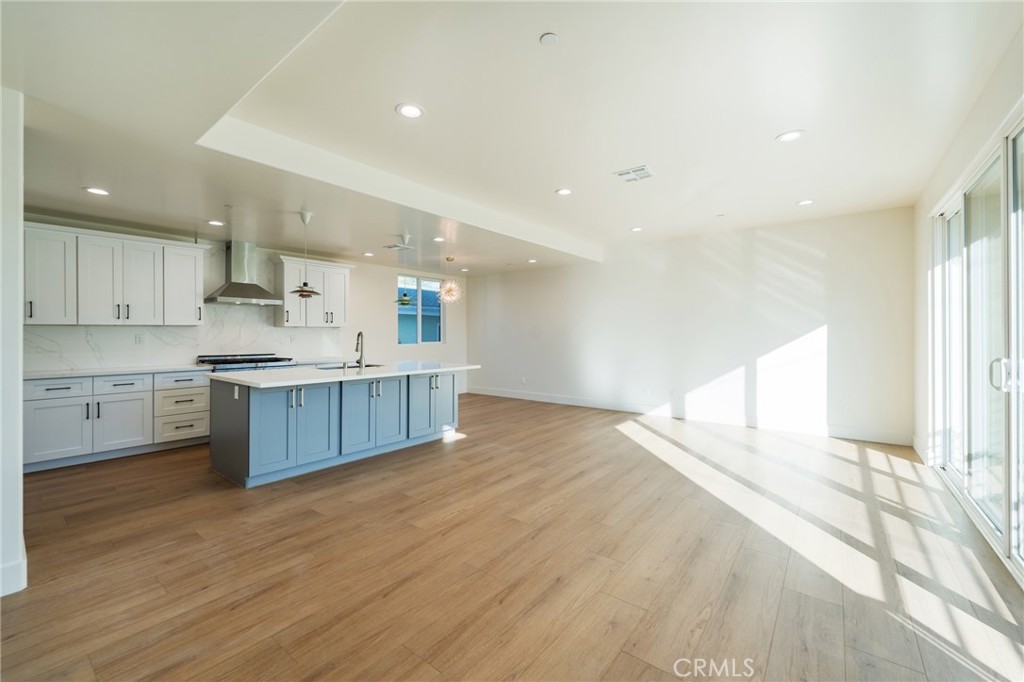 714 N Chestnut Avenue Property Photo 6