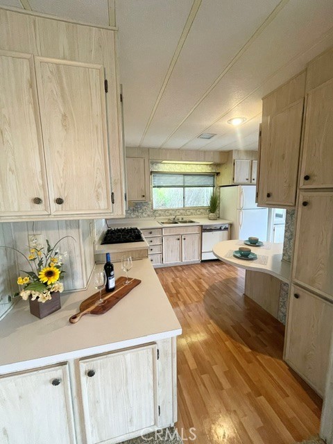 2230 Lake Park Drive 131 Property Photo 9