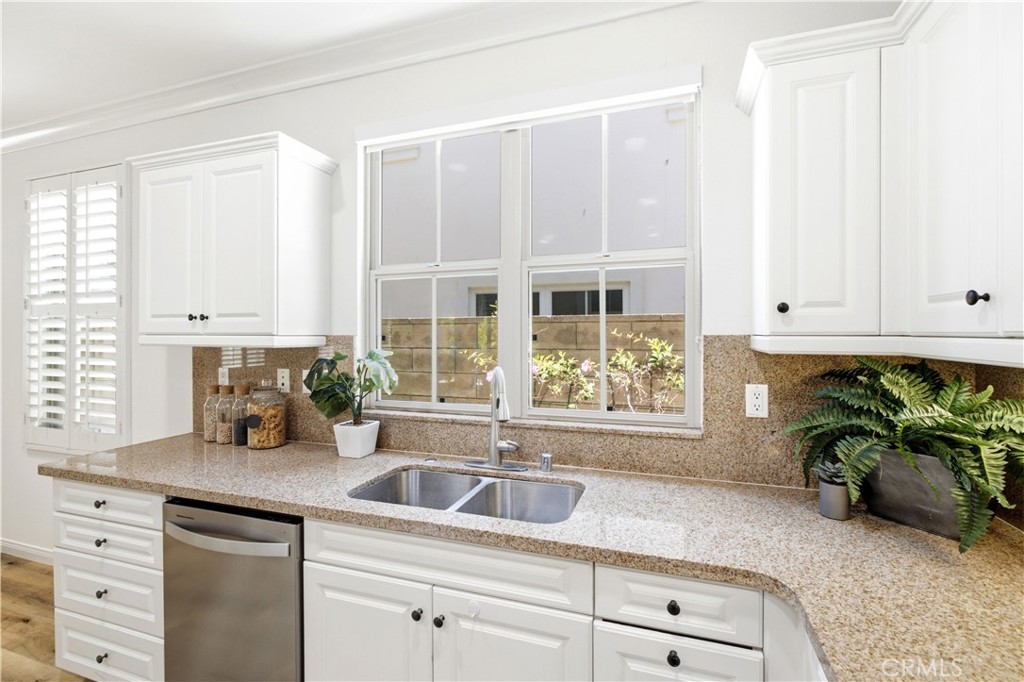210 Mantle Property Photo 10