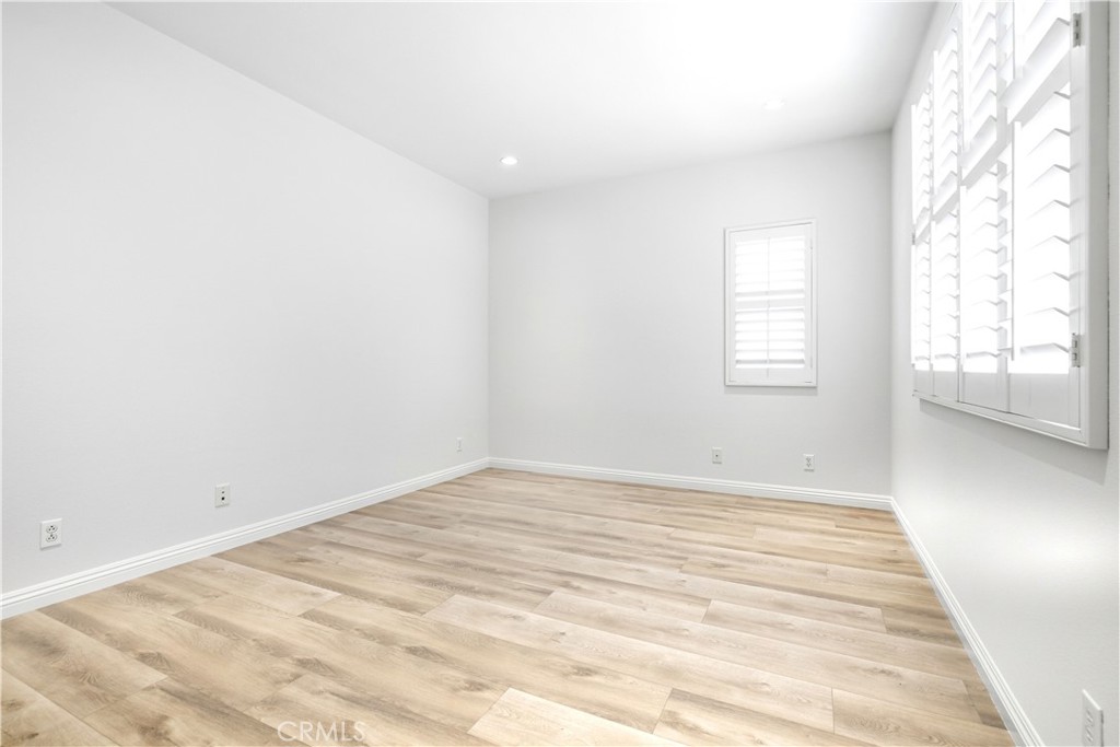 210 Mantle Property Photo 17