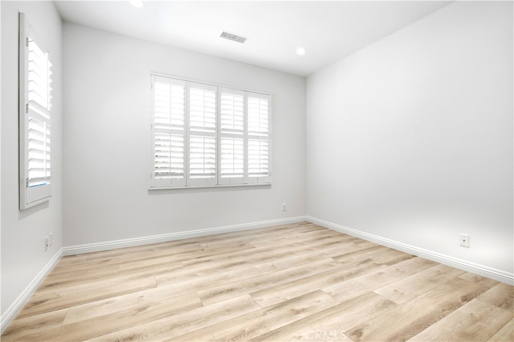 210 Mantle Property Photo 29