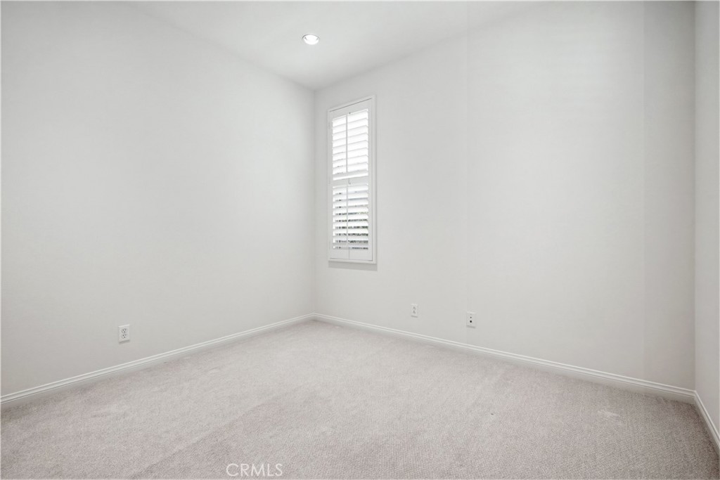 210 Mantle Property Photo 33