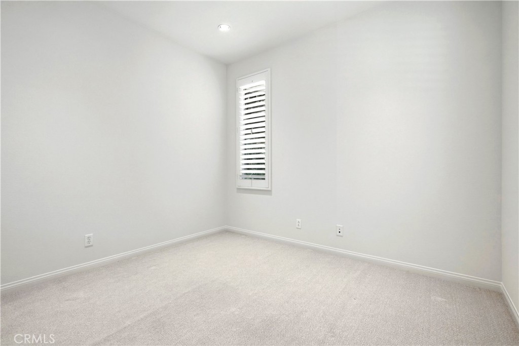 210 Mantle Property Photo 34