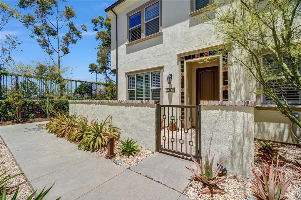 1009 El Paseo Property Photo 1