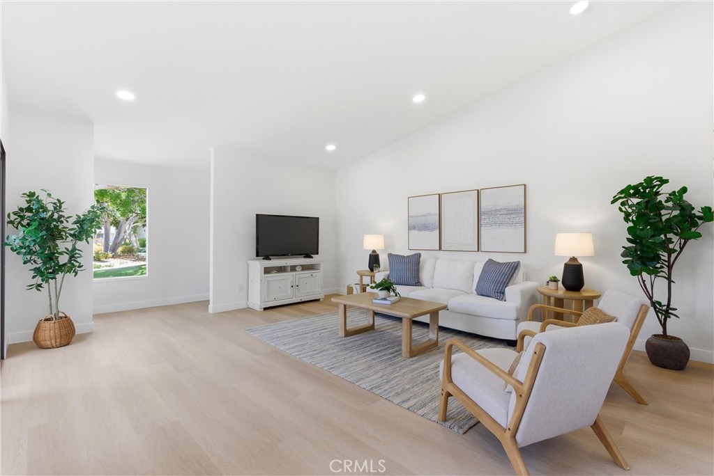 8566 Fallbrook Property Photo 8