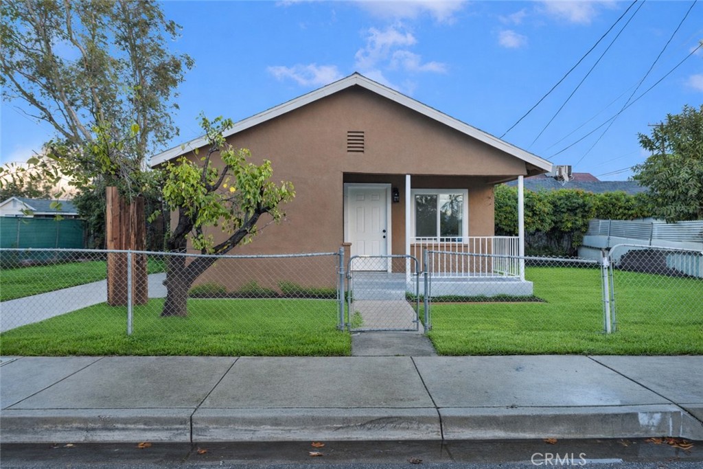 659 S 7th Street Property Photo 2