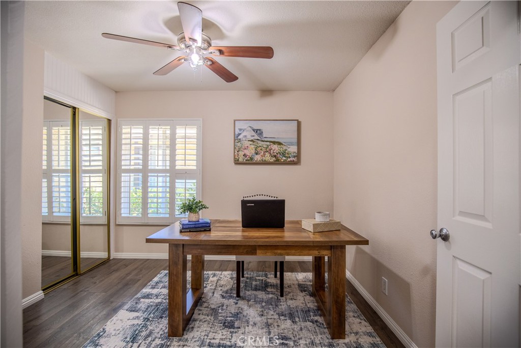 2528 N Tustin D Property Photo 6