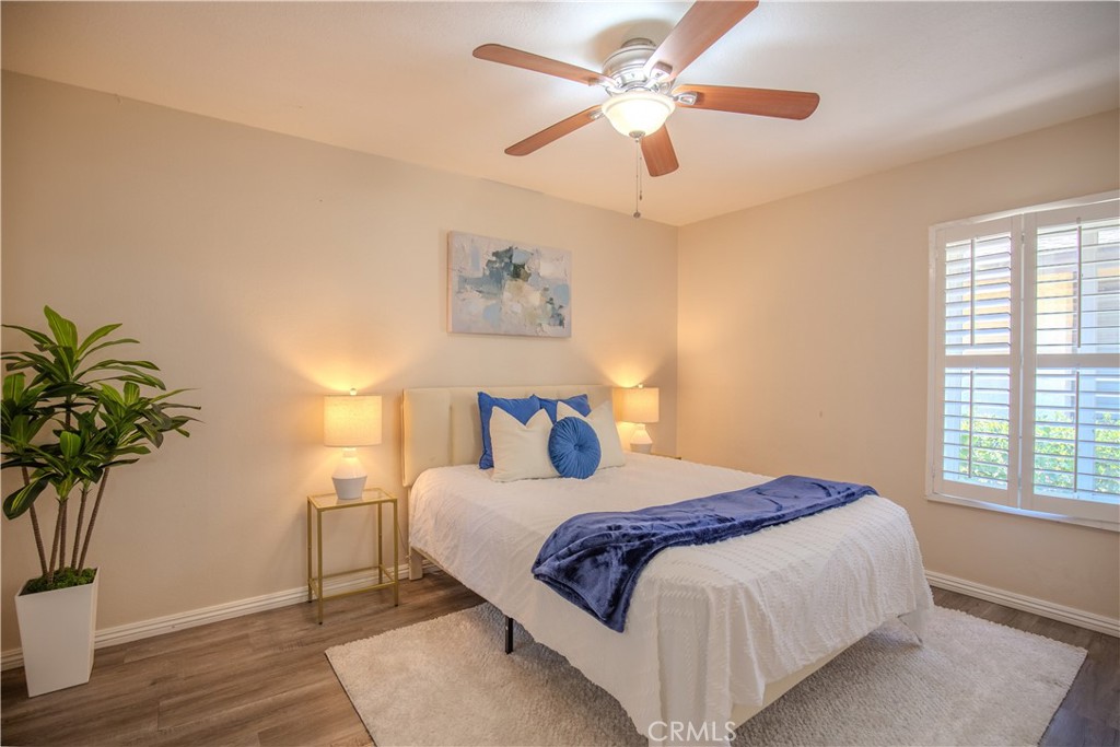 2528 N Tustin D Property Photo 8