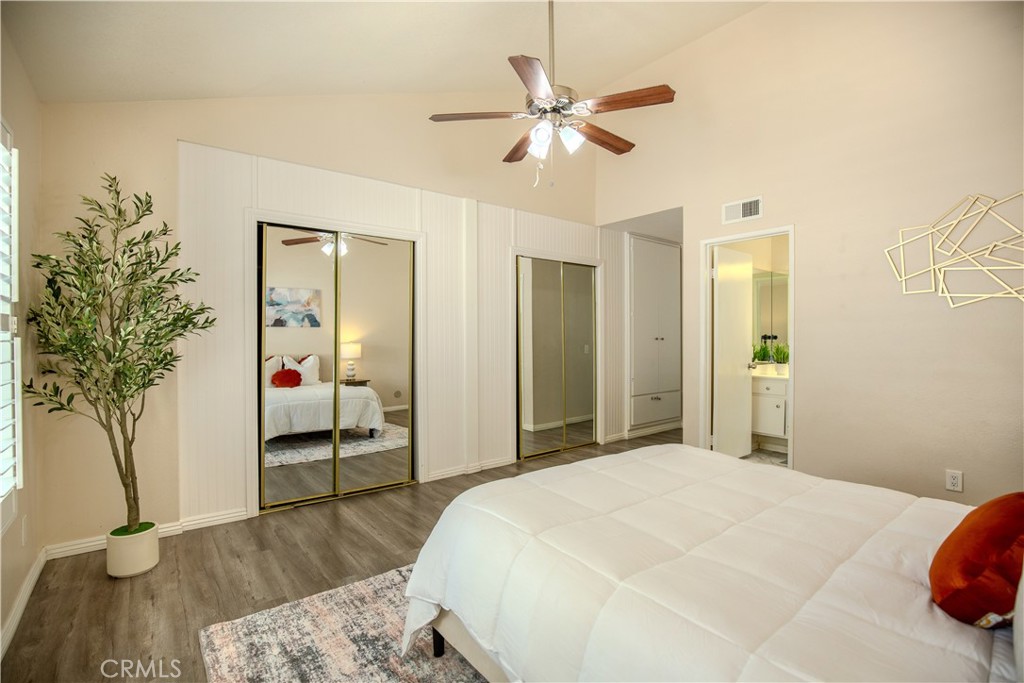 2528 N Tustin D Property Photo 14