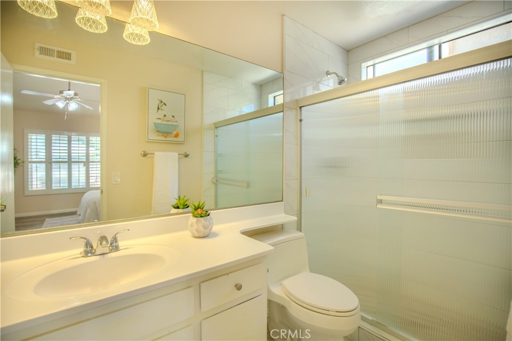 2528 N Tustin D Property Photo 15