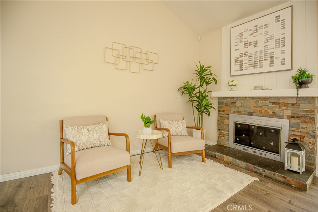 2528 N Tustin D Property Photo 23