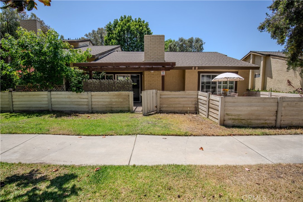 2528 N Tustin D Property Photo 31