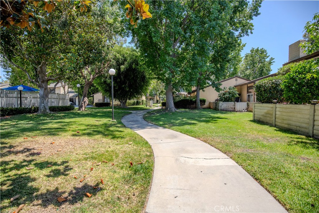 2528 N Tustin D Property Photo 32