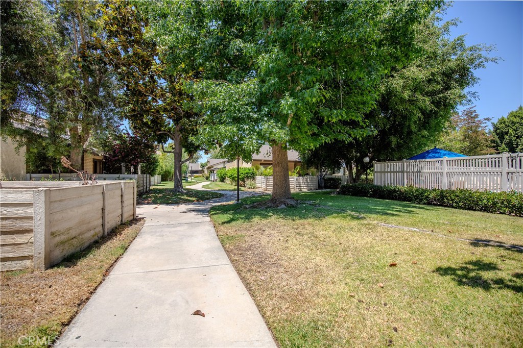 2528 N Tustin D Property Photo 33