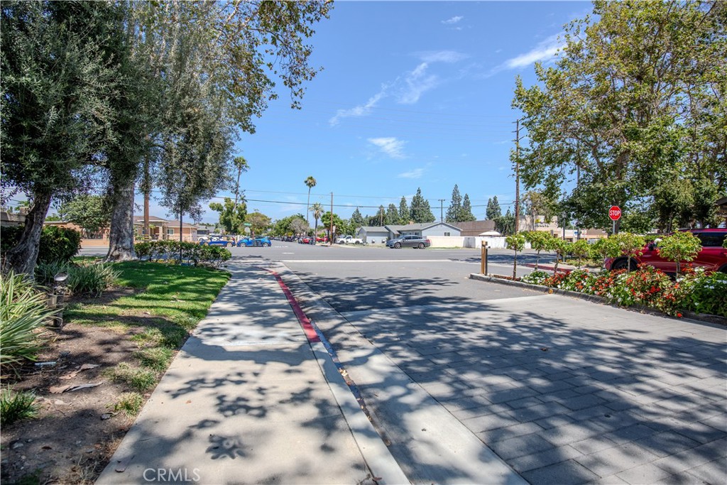2528 N Tustin D Property Photo 39