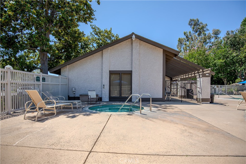 2528 N Tustin D Property Photo 44