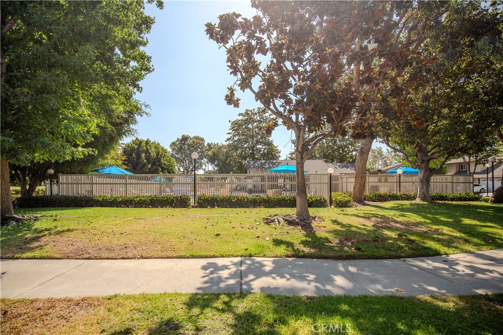 2528 N Tustin D Property Photo 52