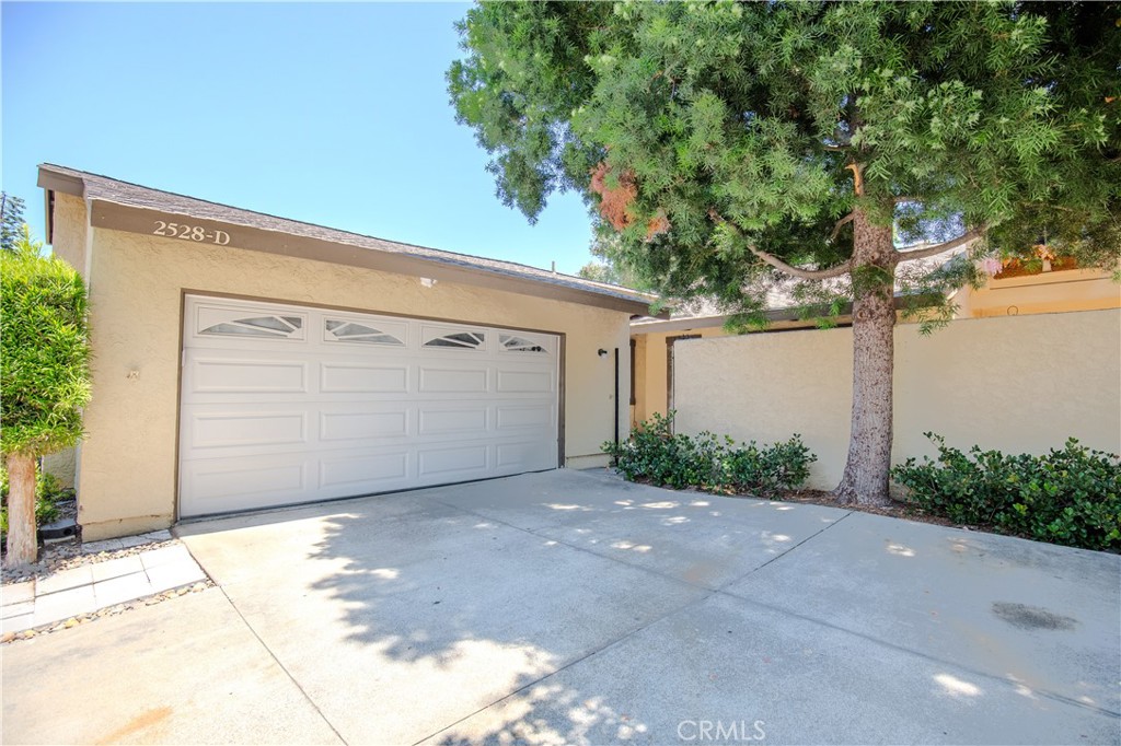 2528 N Tustin D Property Photo 54