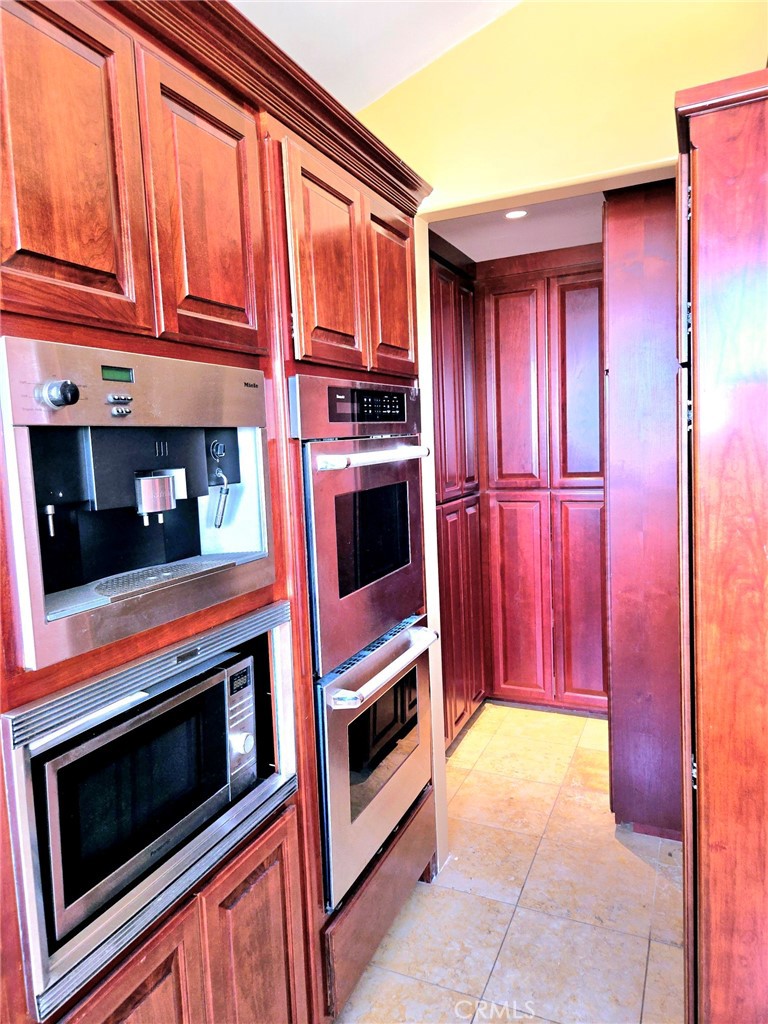 342 Lois Property Photo 12