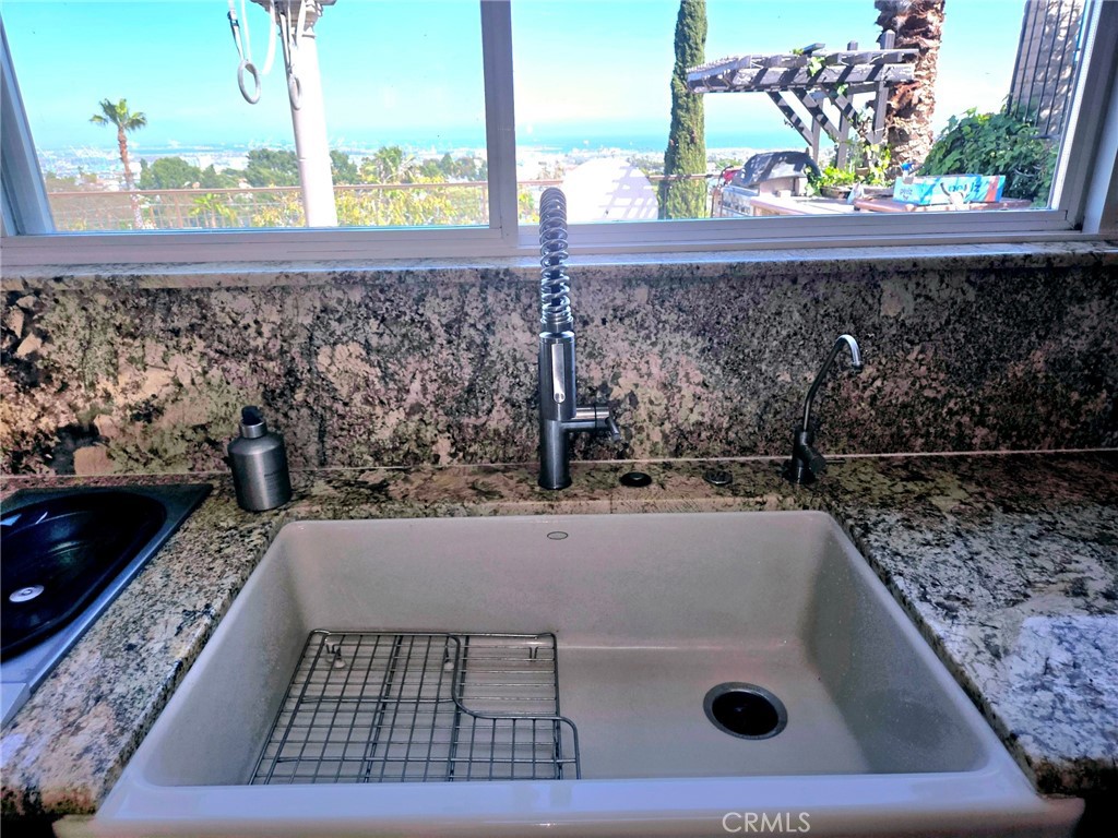 342 Lois Property Photo 15