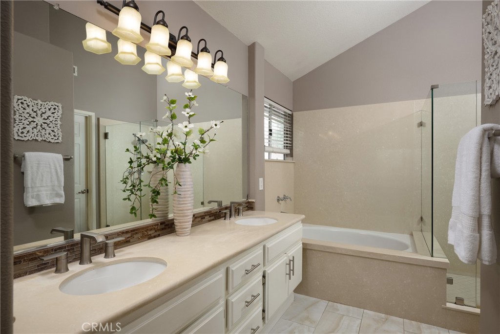 37 Sendero Property Photo 16