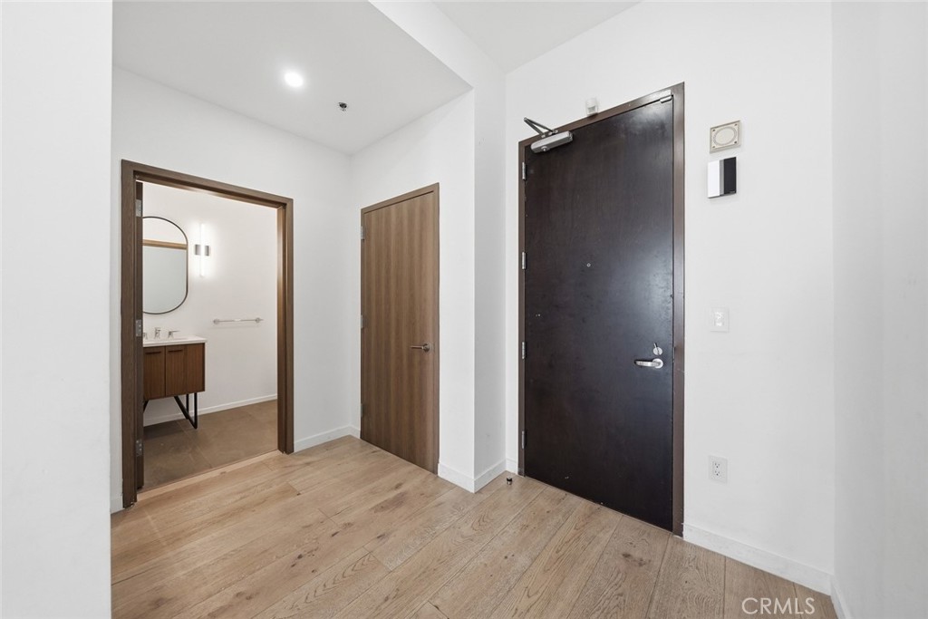 1111 S Grand Avenue Ph 5 Property Photo 11