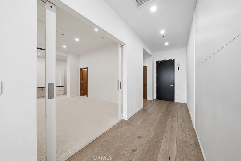1111 S Grand Avenue Ph 5 Property Photo 12