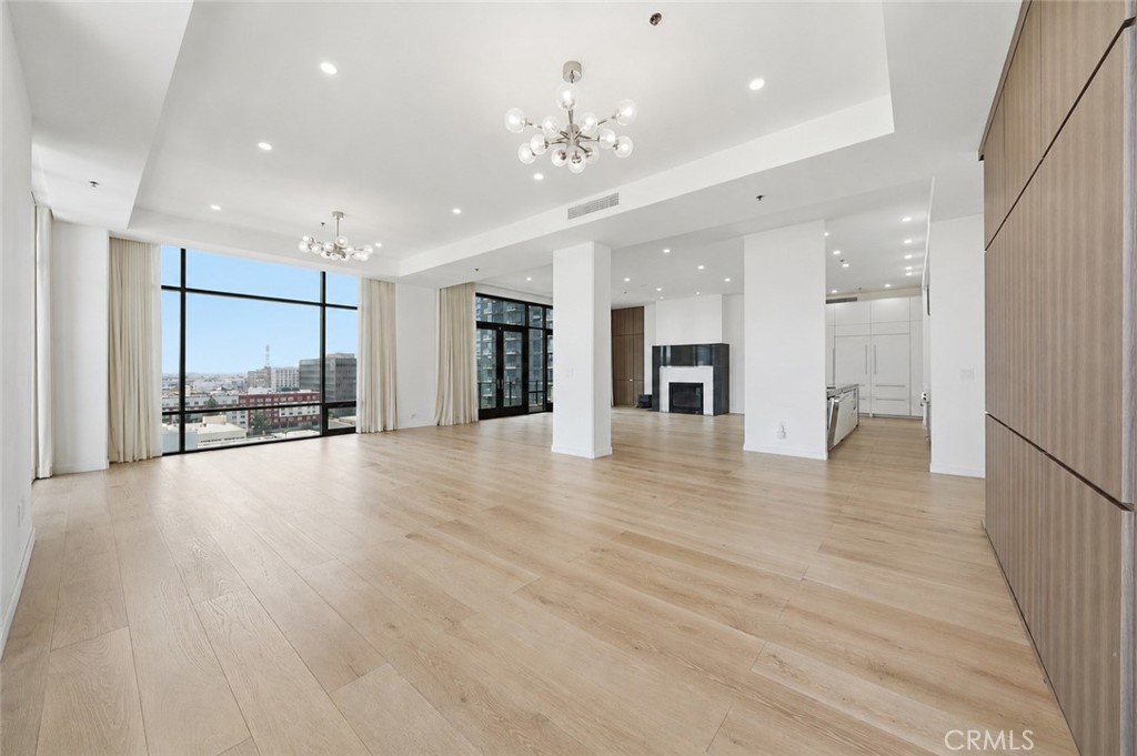 1111 S Grand Avenue Ph 5 Property Photo 15