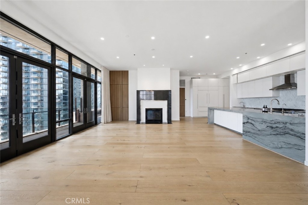 1111 S Grand Avenue Ph 5 Property Photo 16