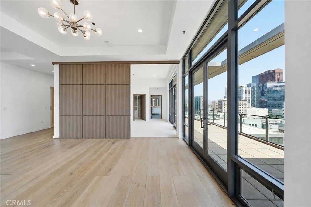 1111 S Grand Avenue Ph 5 Property Photo 21