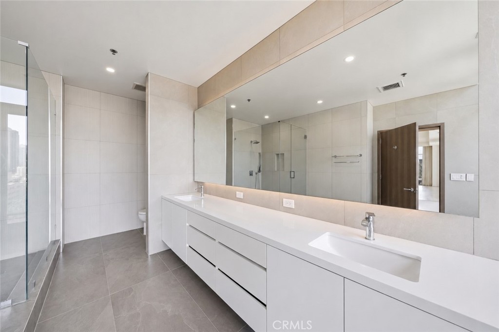 1111 S Grand Avenue Ph 5 Property Photo 26