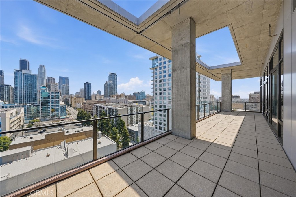 1111 S Grand Avenue Ph 5 Property Photo 28