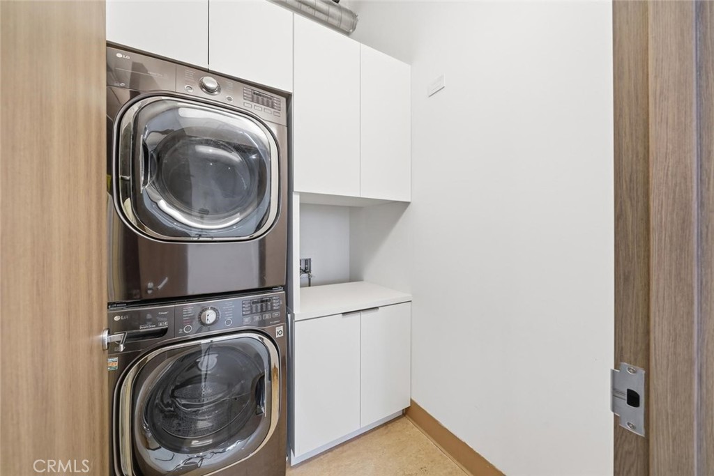 1111 S Grand Avenue Ph 5 Property Photo 32