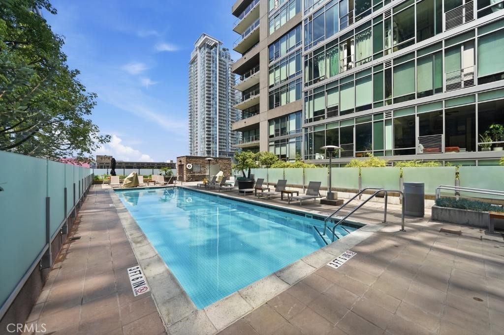 1111 S Grand Avenue Ph 5 Property Photo 38