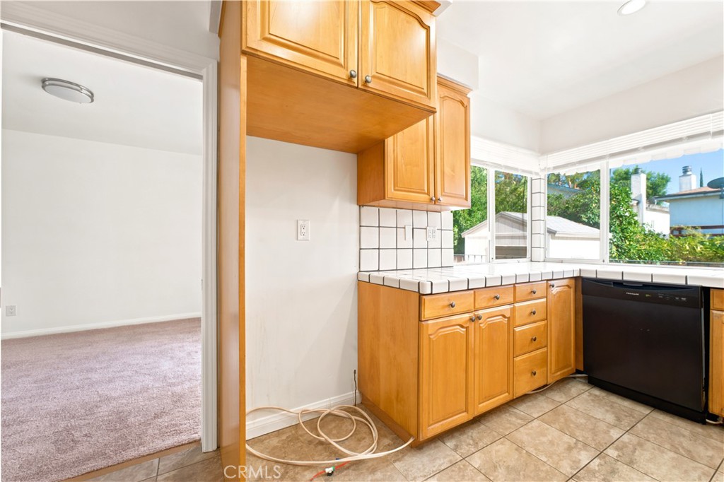 20232 Gifford Street Property Photo 7