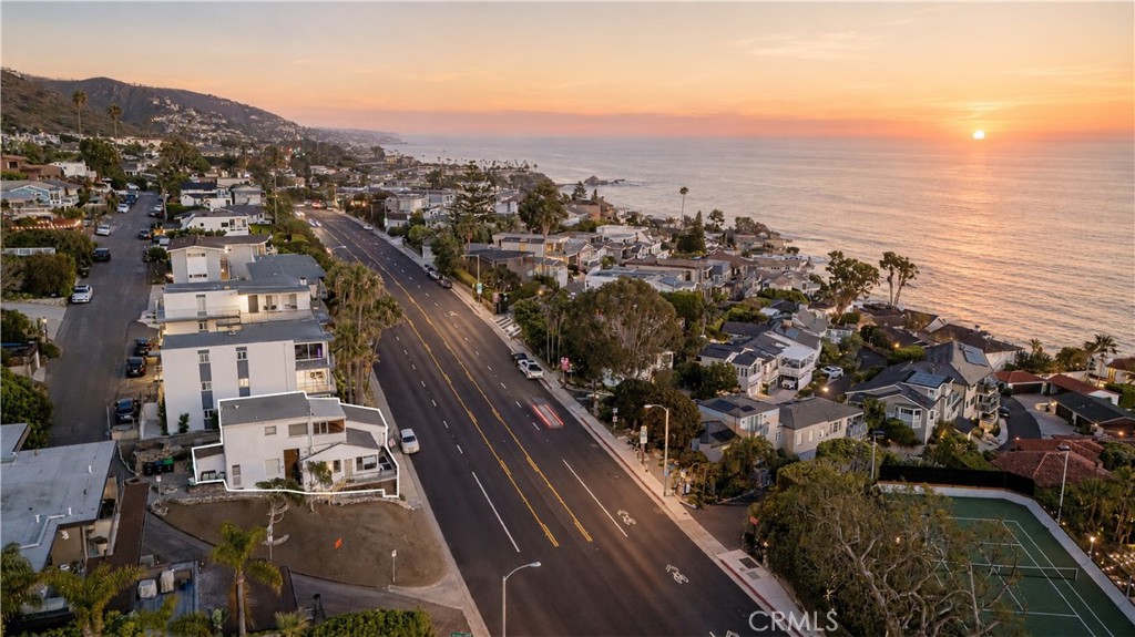 2600 S Coast Highway Property Photo 1
