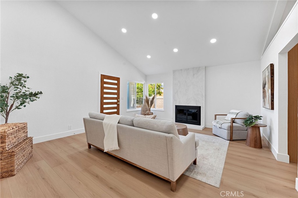 24852 Lagrima Property Photo 6