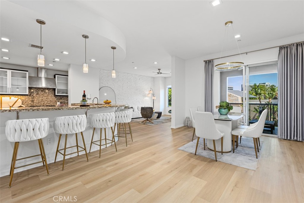 21 Gramercy 220 Property Photo 6