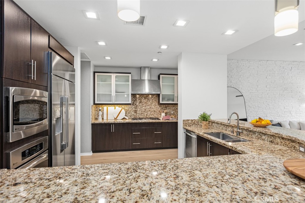 21 Gramercy 220 Property Photo 10