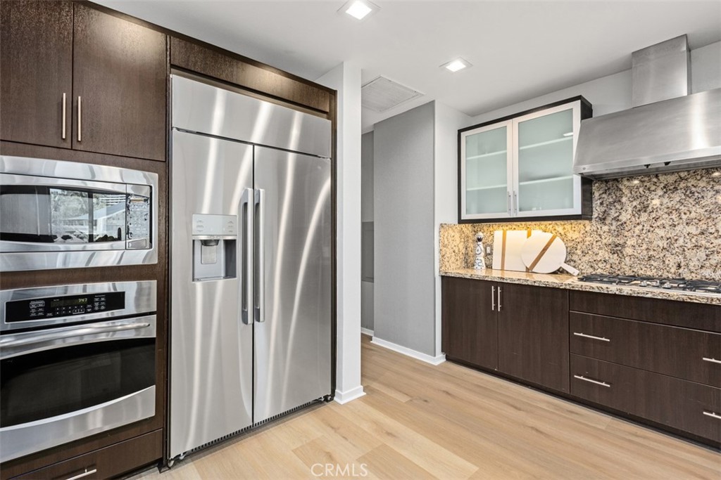 21 Gramercy 220 Property Photo 11