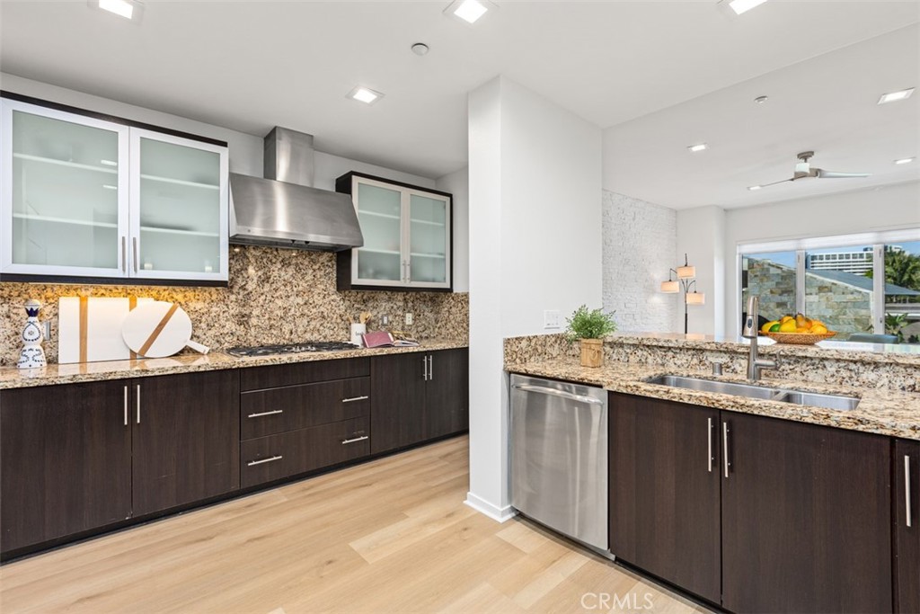 21 Gramercy 220 Property Photo 12